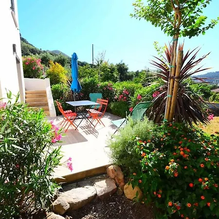 Apartament Calme, Avec Terrasse Fleurie