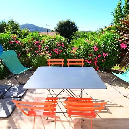 Apartament Calme, Avec Terrasse Fleurie